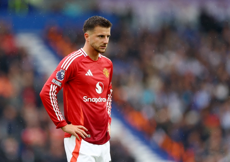 曼聯(lián)最水7號(hào)??芒特6420萬加盟1年半1球1助，首發(fā)踢13分鐘又傷了